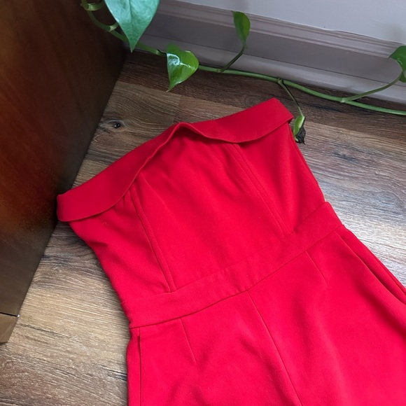 Cupcakes & Cashmere Vibrant Red Strapless Jumpsuit - Picture 5 of 9